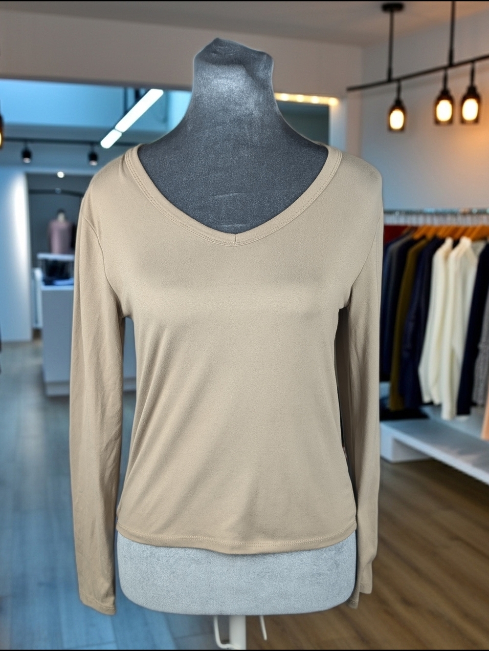Olivia‎ Rae Beige V-Neck Long Sleeve Blouse Women's Size S
